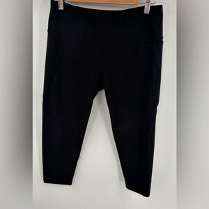 Sweaty Betty power crop 20” black legging women’s size L performance training